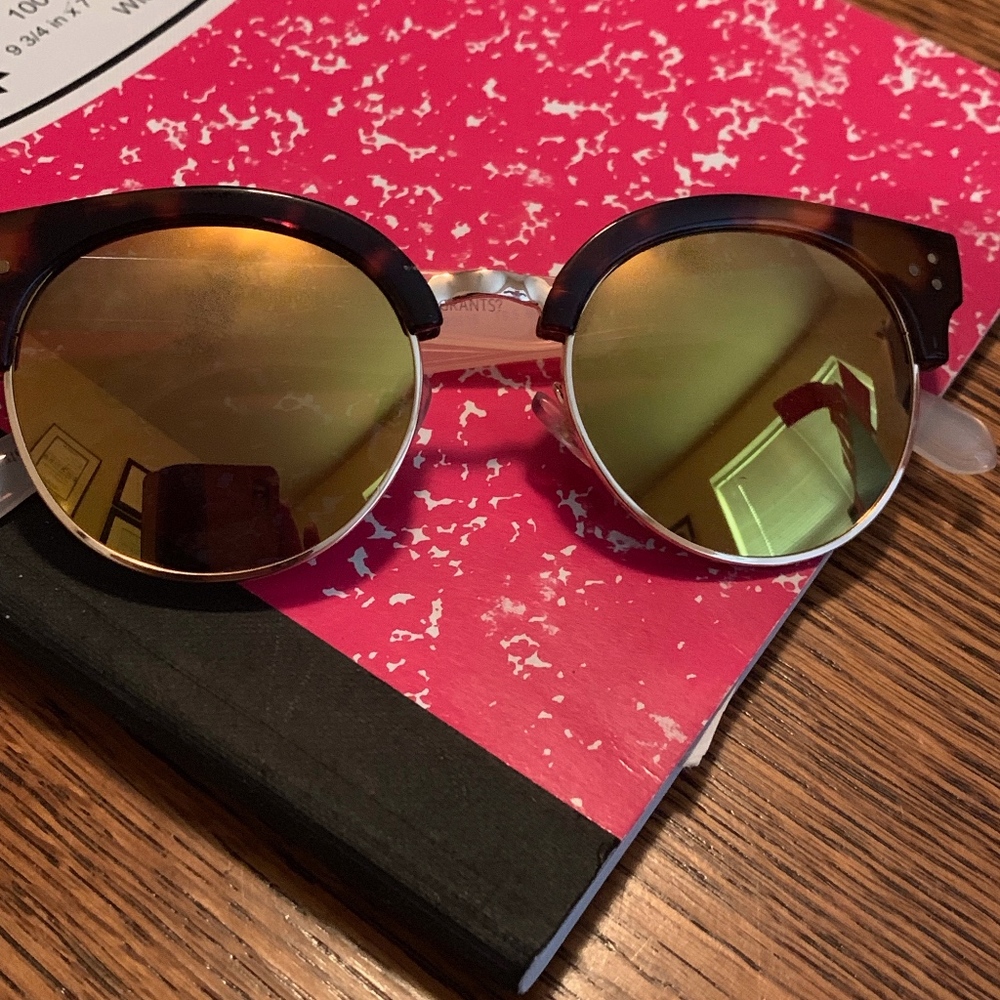 Foster Grant Reflectlve Sunglasses